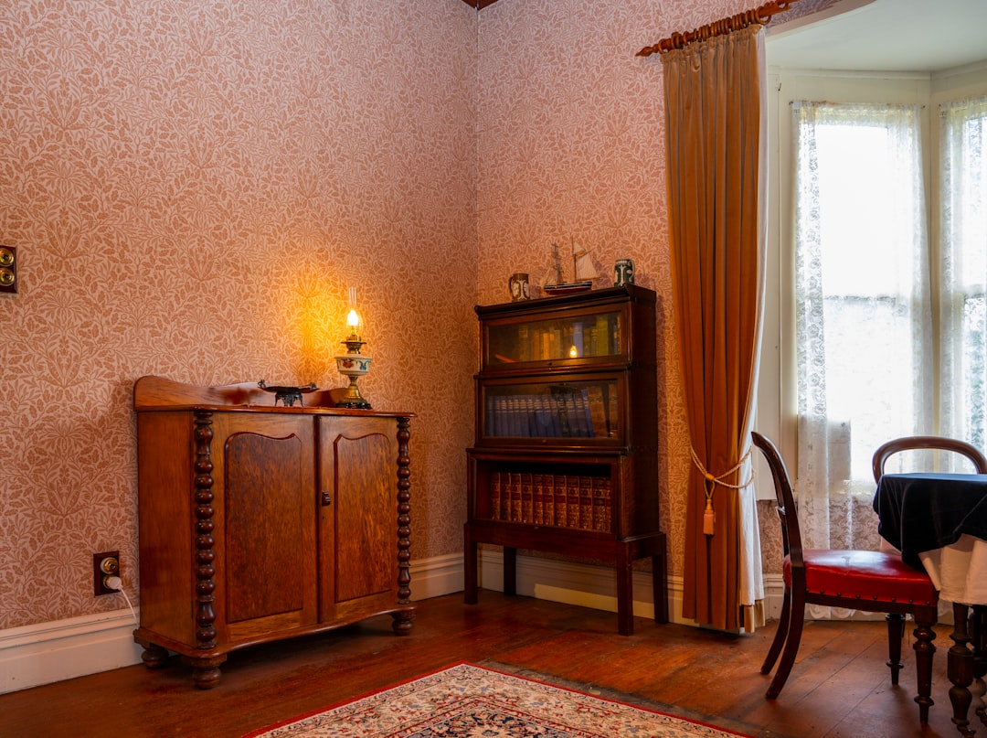 Photo Corner cabinet