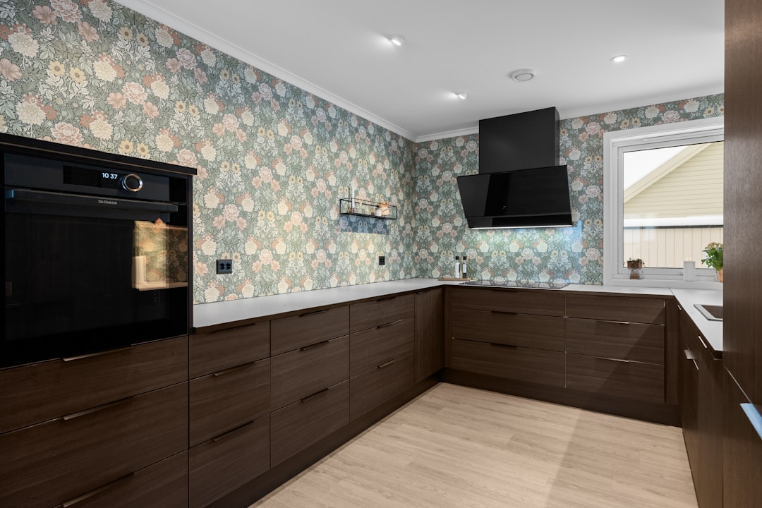 Photo Custom kitchen cabinet