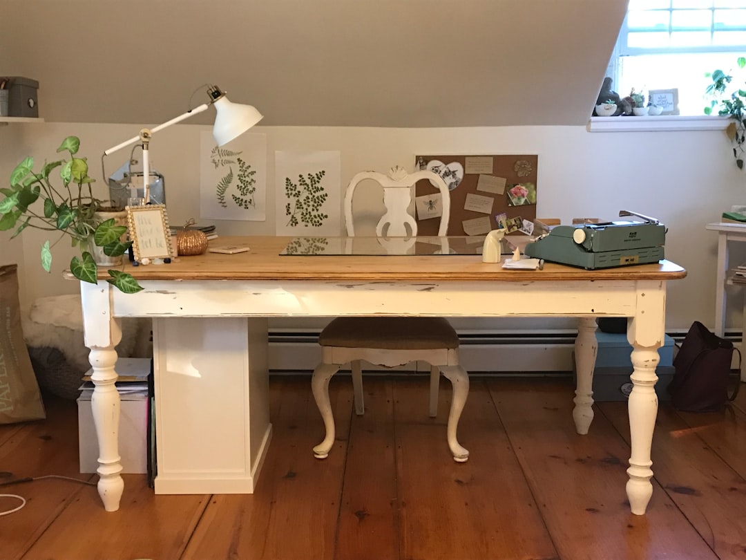 Photo Kitchen corner table