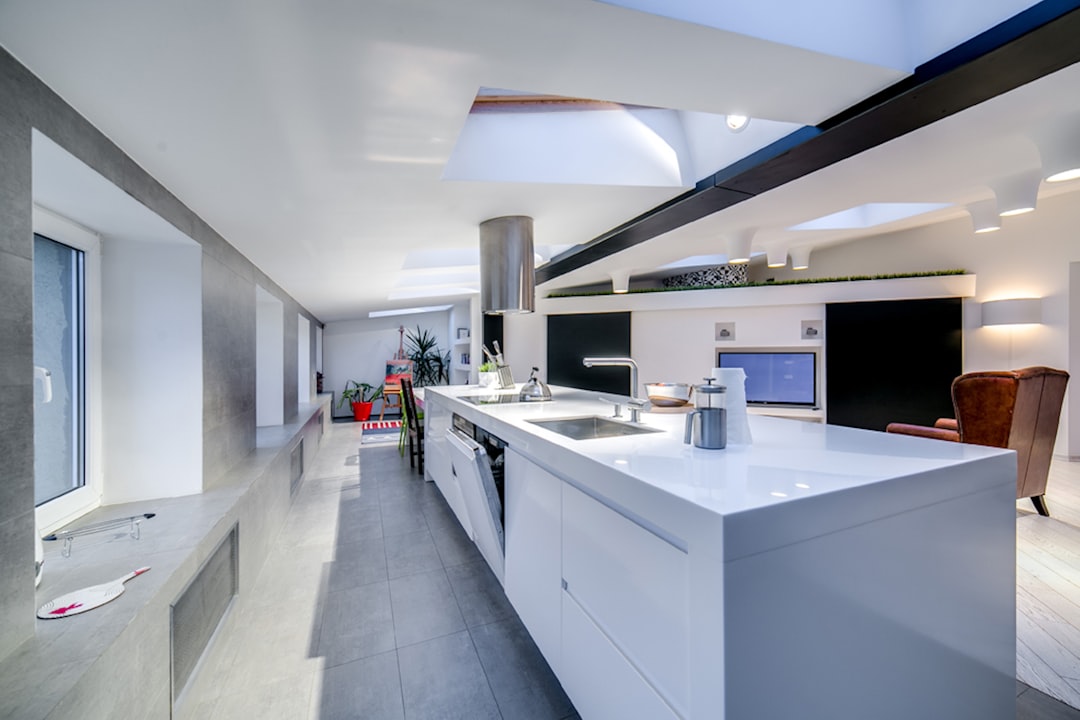 Photo Sleek kitchen island