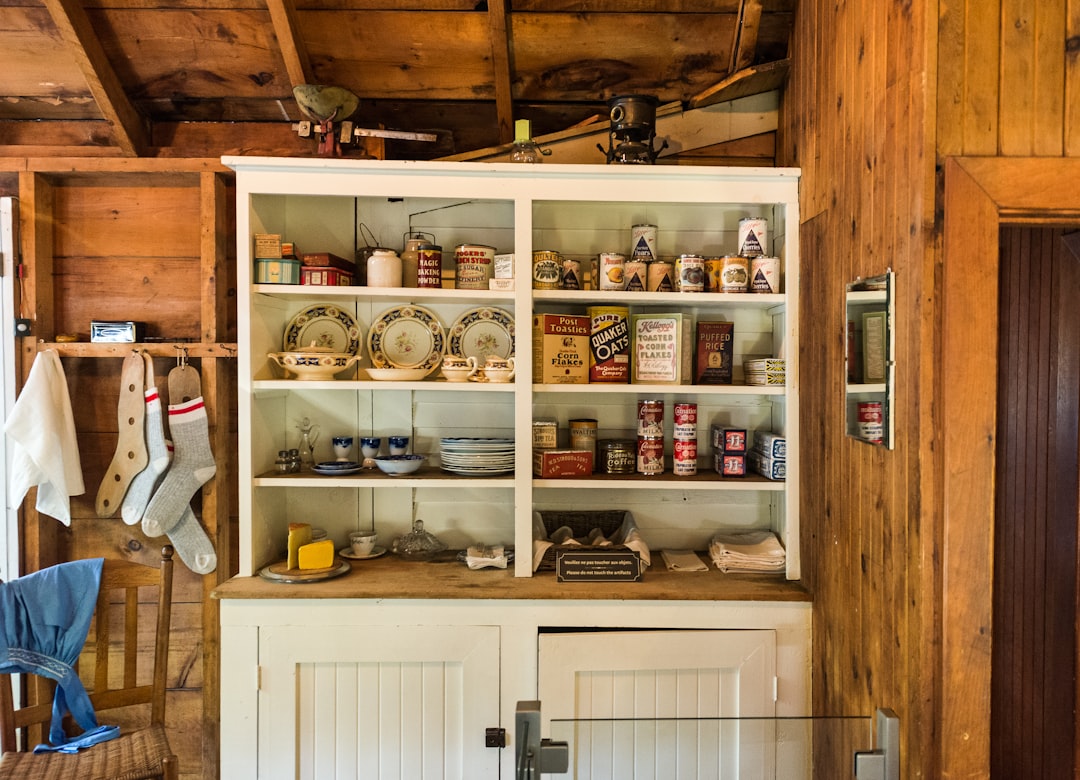 Photo Rustic kitchen cabinet