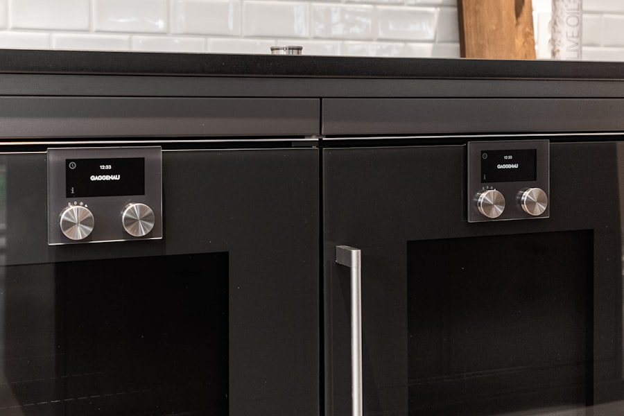 Photo Kitchen cabinet with built-in oven