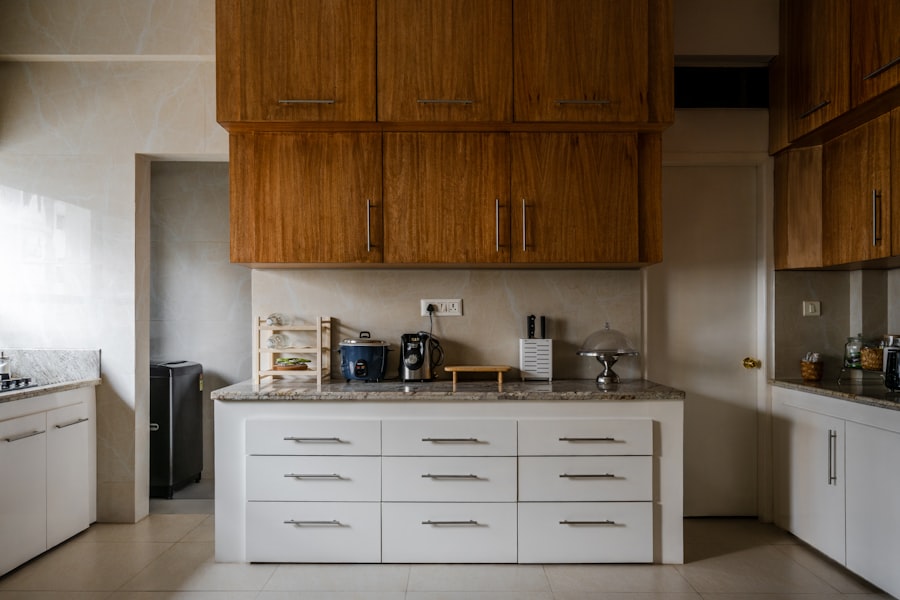white kitchen cabinets