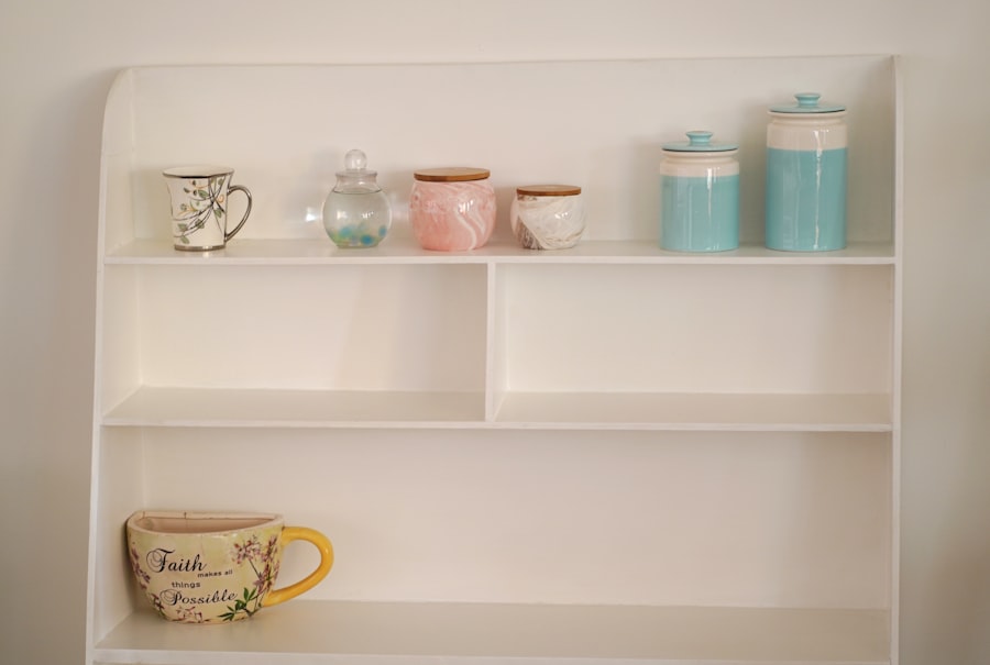 Photo white kitchen cabinets