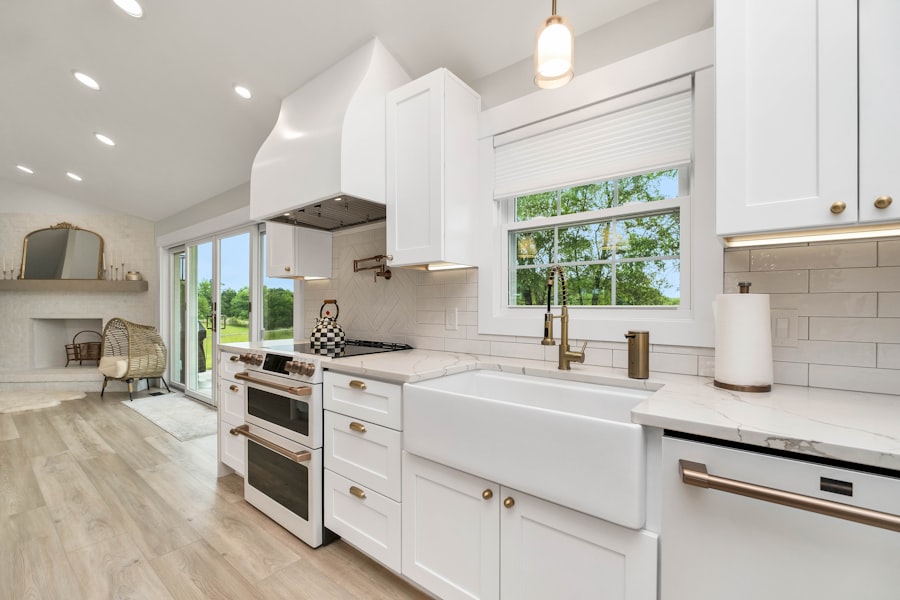 Photo white kitchen island