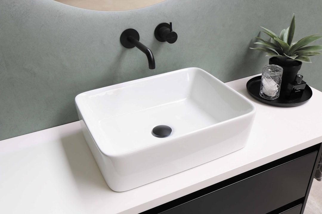 Photo kitchen sink tray