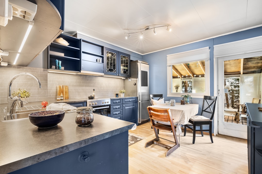 Photo dark blue kitchen cabinet