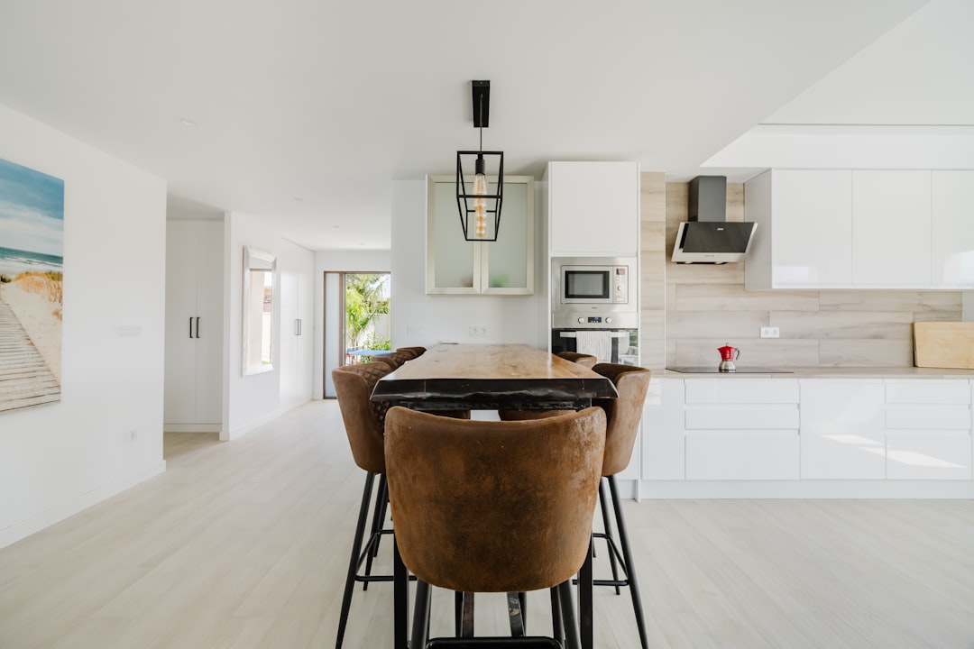 Photo white kitchen furniture