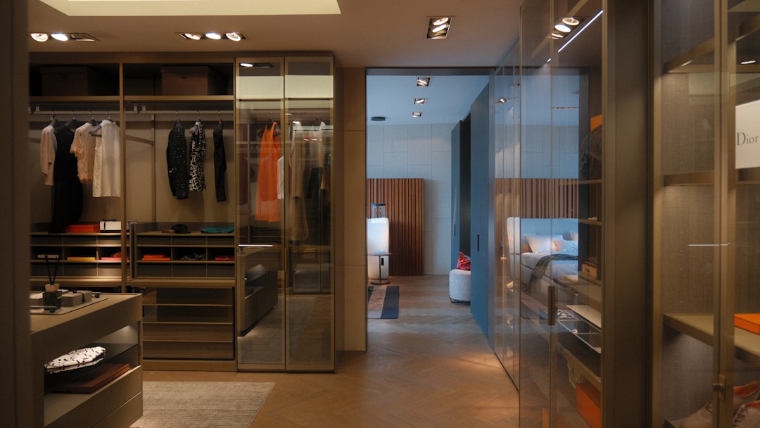Photo wardrobe design tips