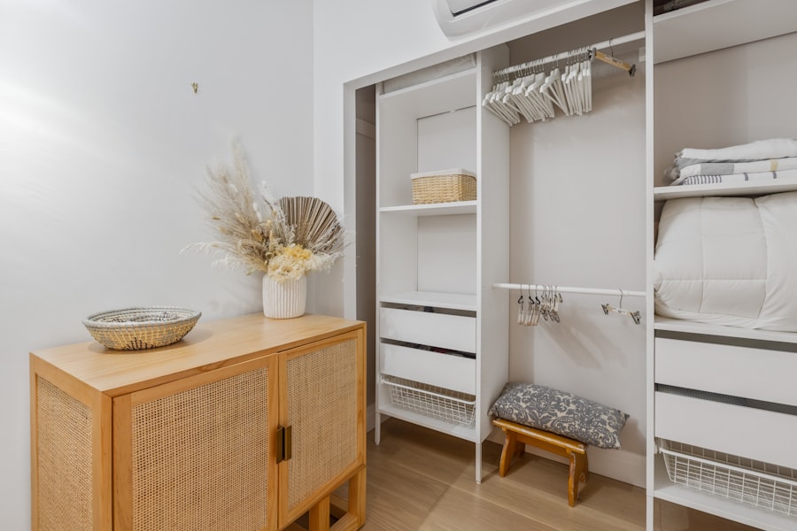 Photo wardrobe design tips
